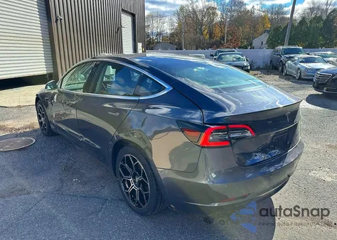 2018 Tesla Model 3 from USA, damaged, VIN 5YJ3E1EB1JF119497